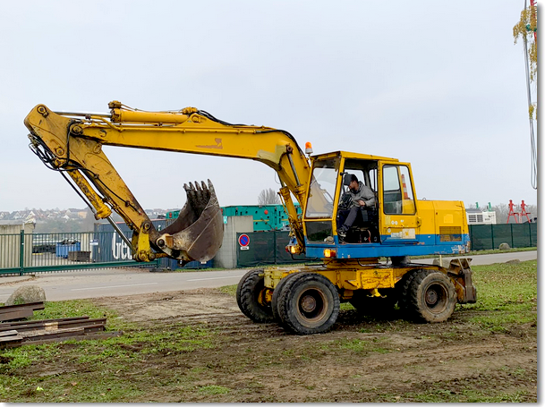 La Liebherr 912.